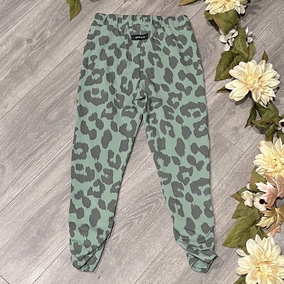 NWOT! Minikid unisex green Leo pinched cheetah leopard animal print joggers 10 - Picture 6 of 10